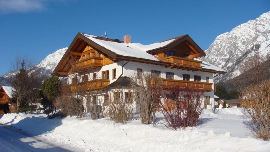 Resort Amadeus-Landhaus Amadeus Грьобминг Екстериор снимка