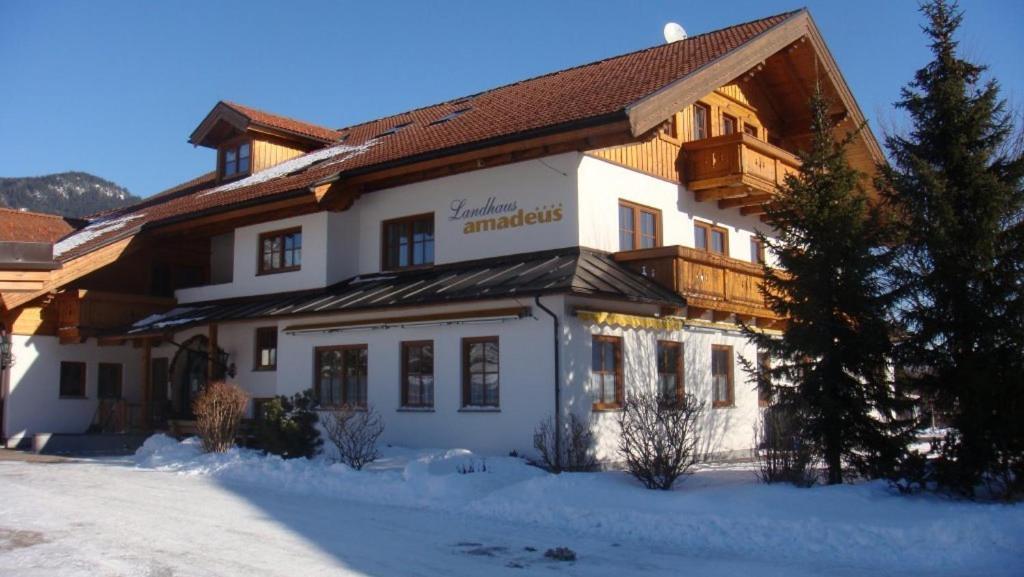 Resort Amadeus-Landhaus Amadeus Грьобминг Екстериор снимка