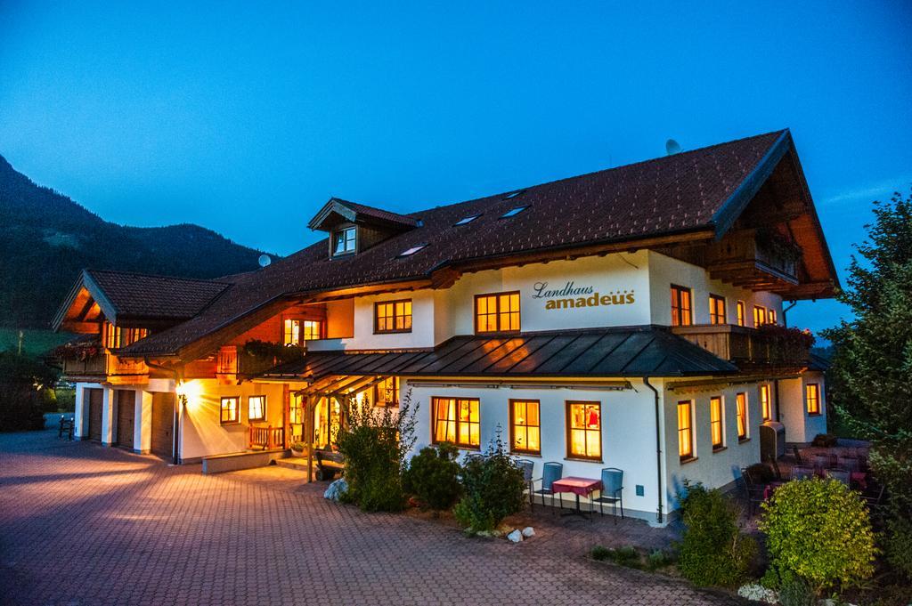 Resort Amadeus-Landhaus Amadeus Грьобминг Екстериор снимка